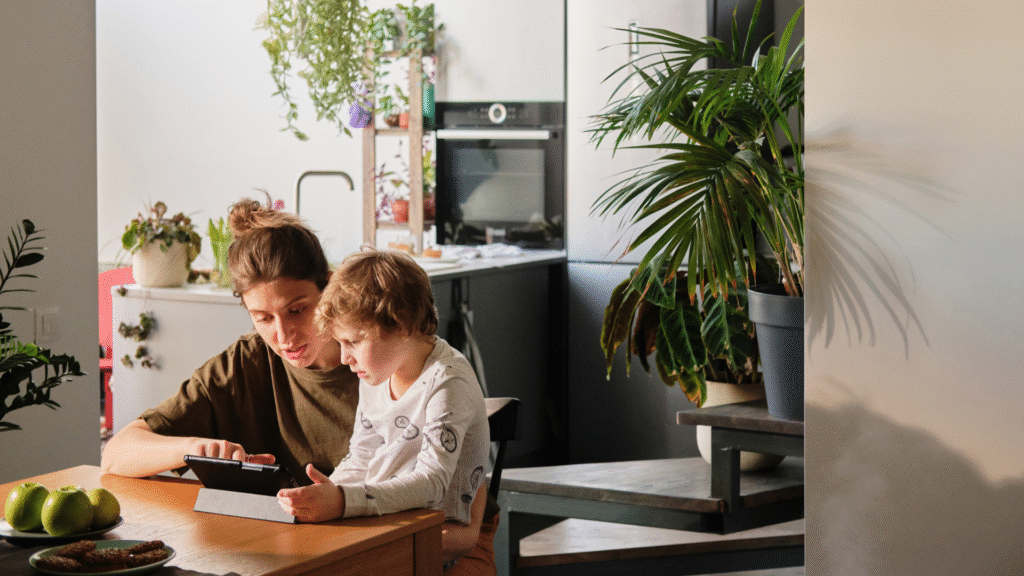 Guia de segurança digital para crianças e adolescentes nas férias